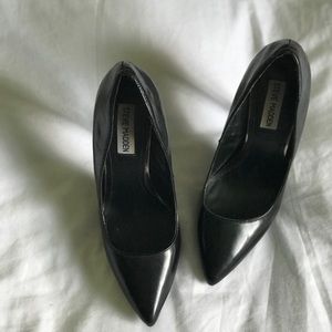 NWOT Steve Madden Black Leather Pointed-Toe Heel